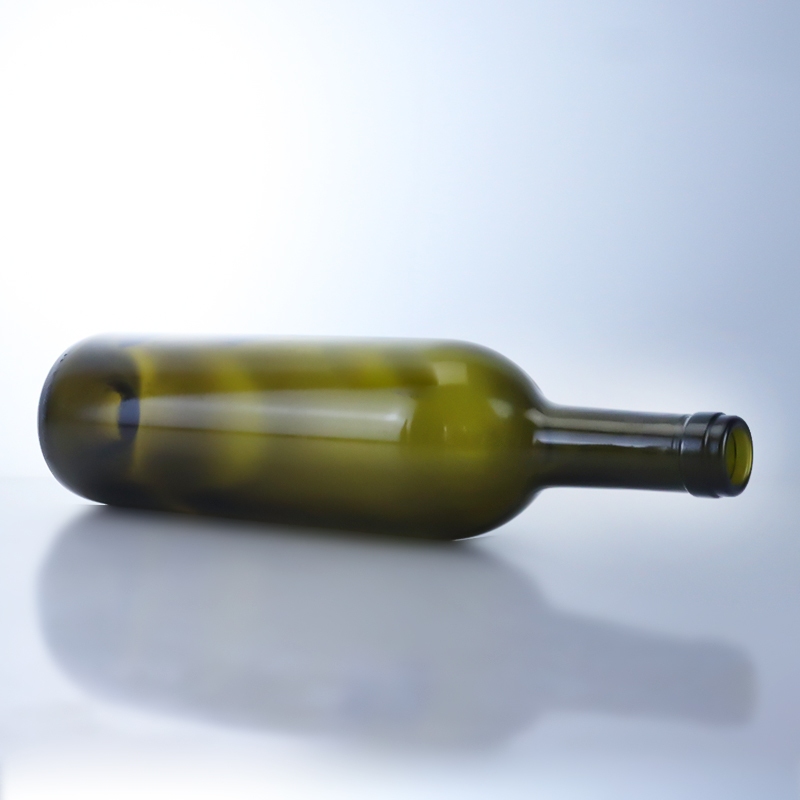 750ml  Classic green wine glass bottle